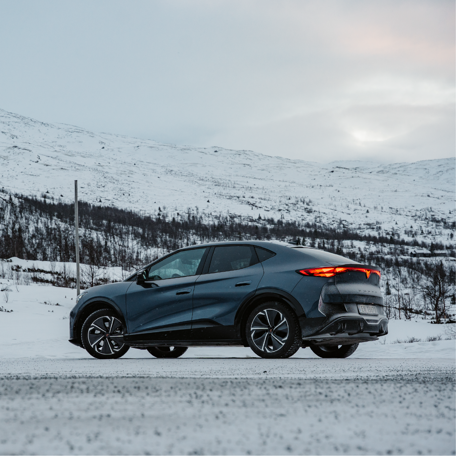 Slik pakker du elbilen til bilferien