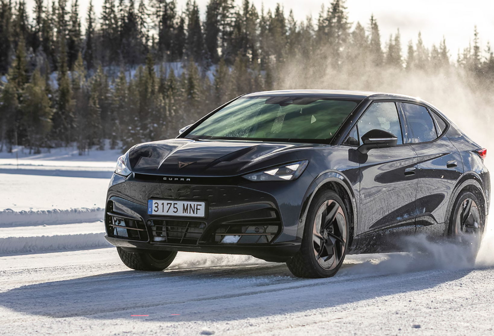 CUPRA Tavascan i snø