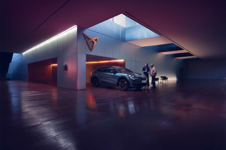CUPRA Tavascan inne hos en forhandler